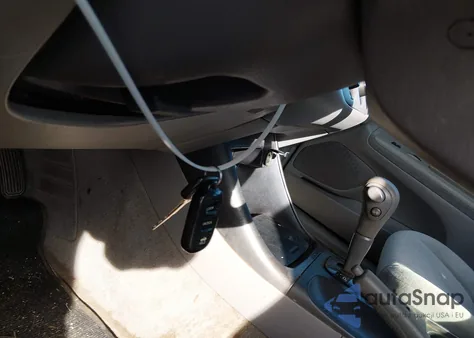 2004 Toyota Camry Le from USA, damaged, VIN 4T1BE32K34U831710